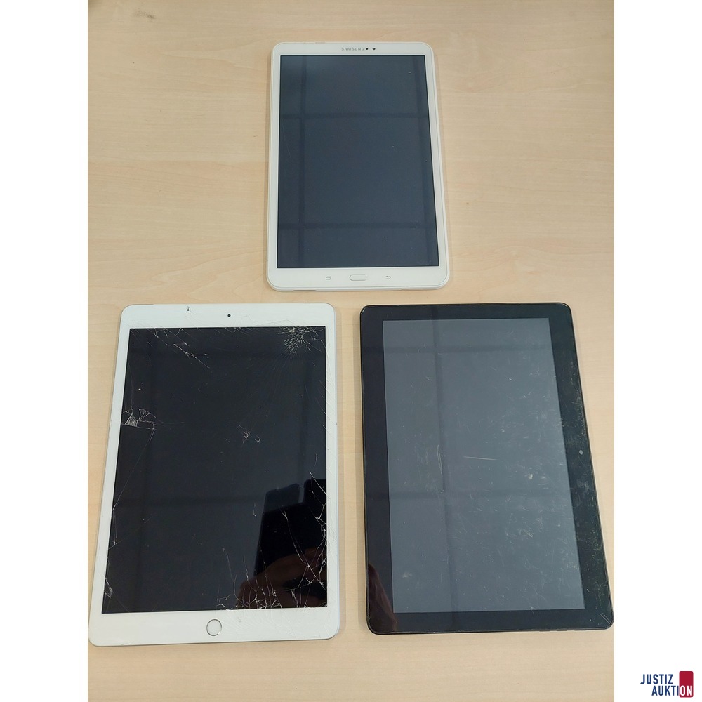 iPad der Marke Apple Model&colon; A2429 Display u&period;a&period;