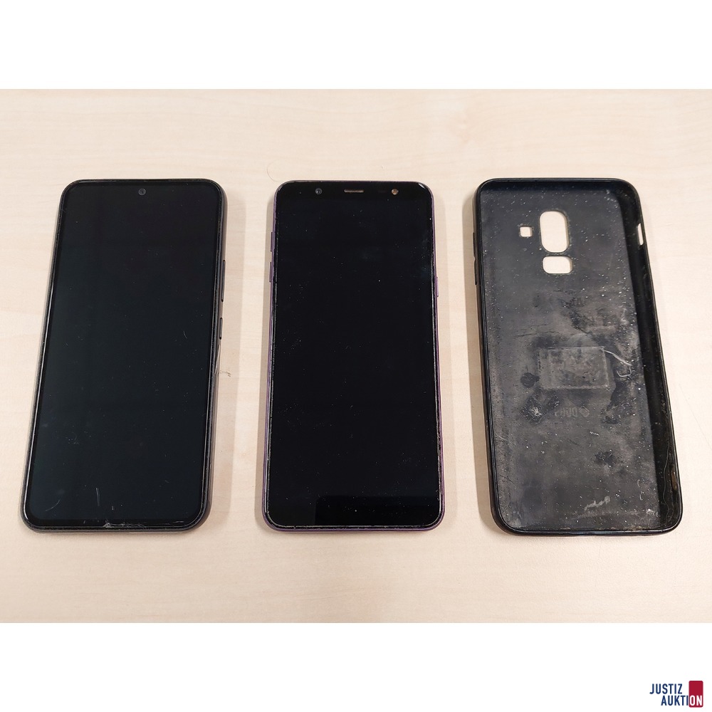 Handy der Marke Samsung Galaxy J8 u.a.