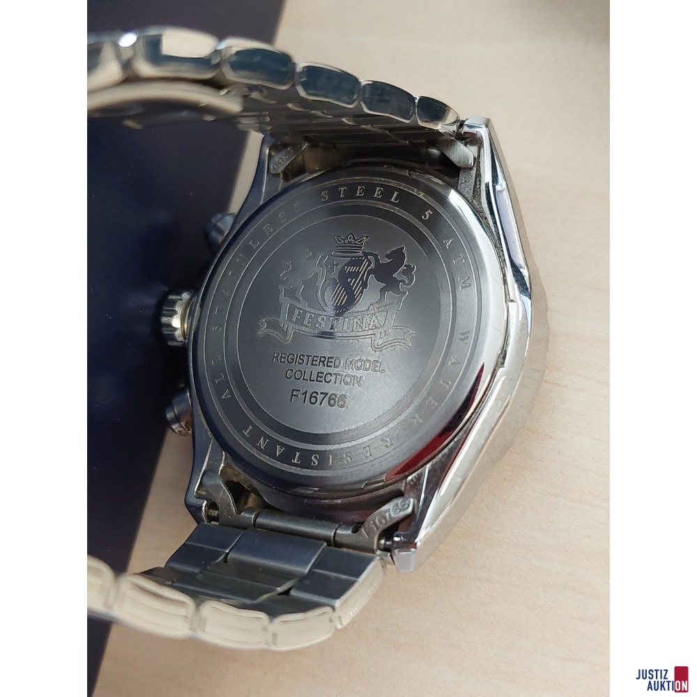 Herrenarmbanduhr der Marke Festina