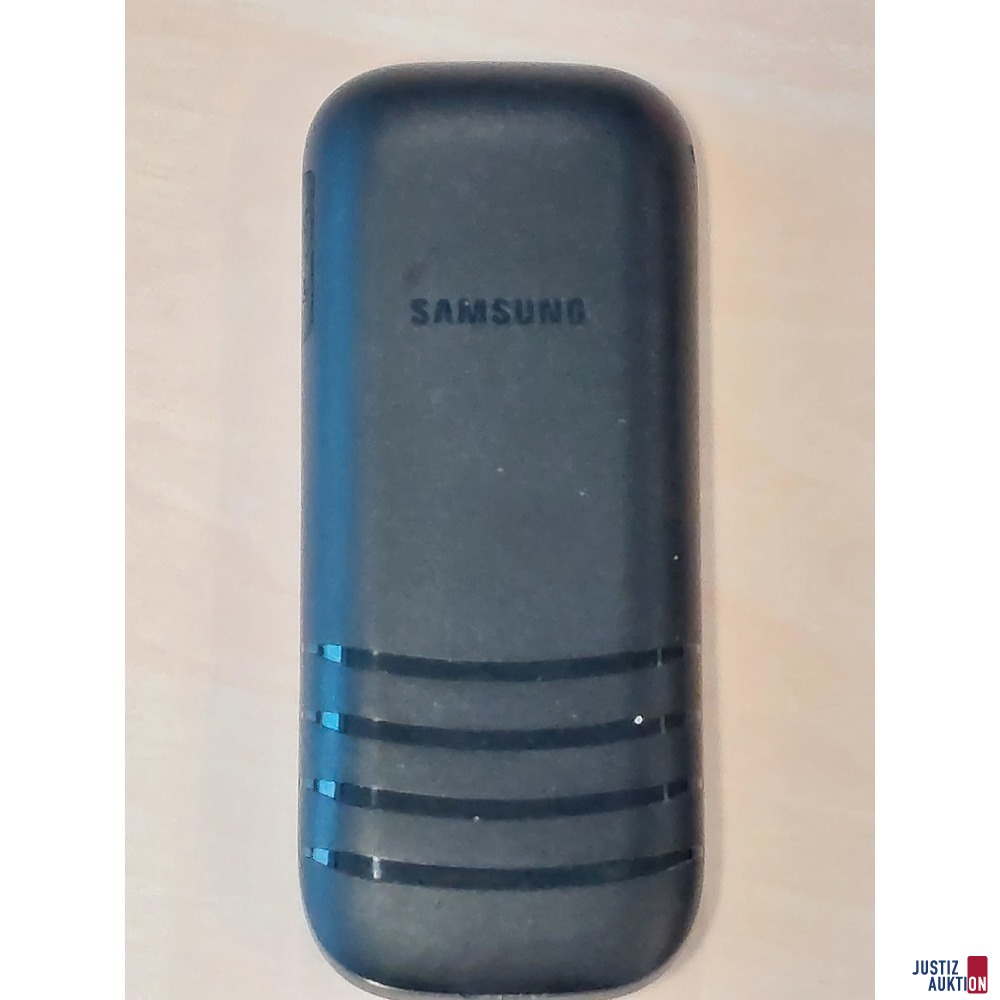 Handy der Marke Samsung Model: GT-E1200I gebraucht/Gebrauchsspuren vorhanden