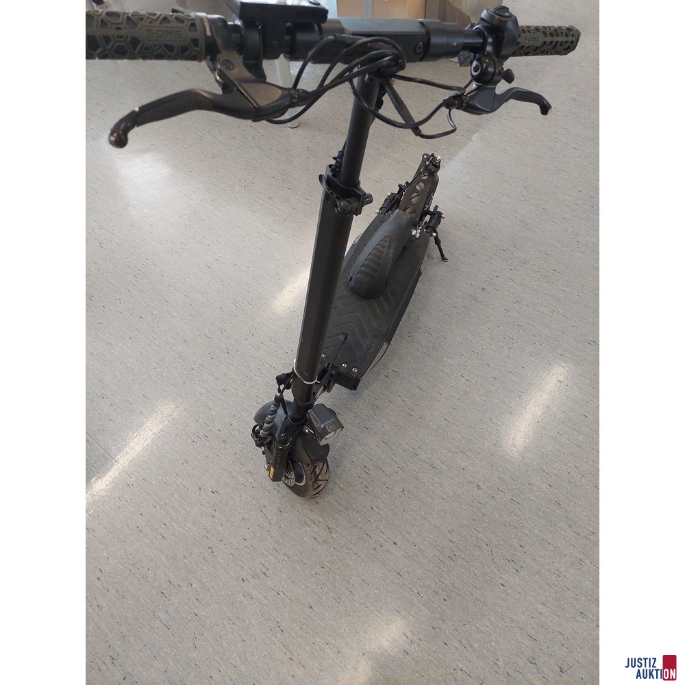 E- Scooter der Marke Hawk - Be Cool