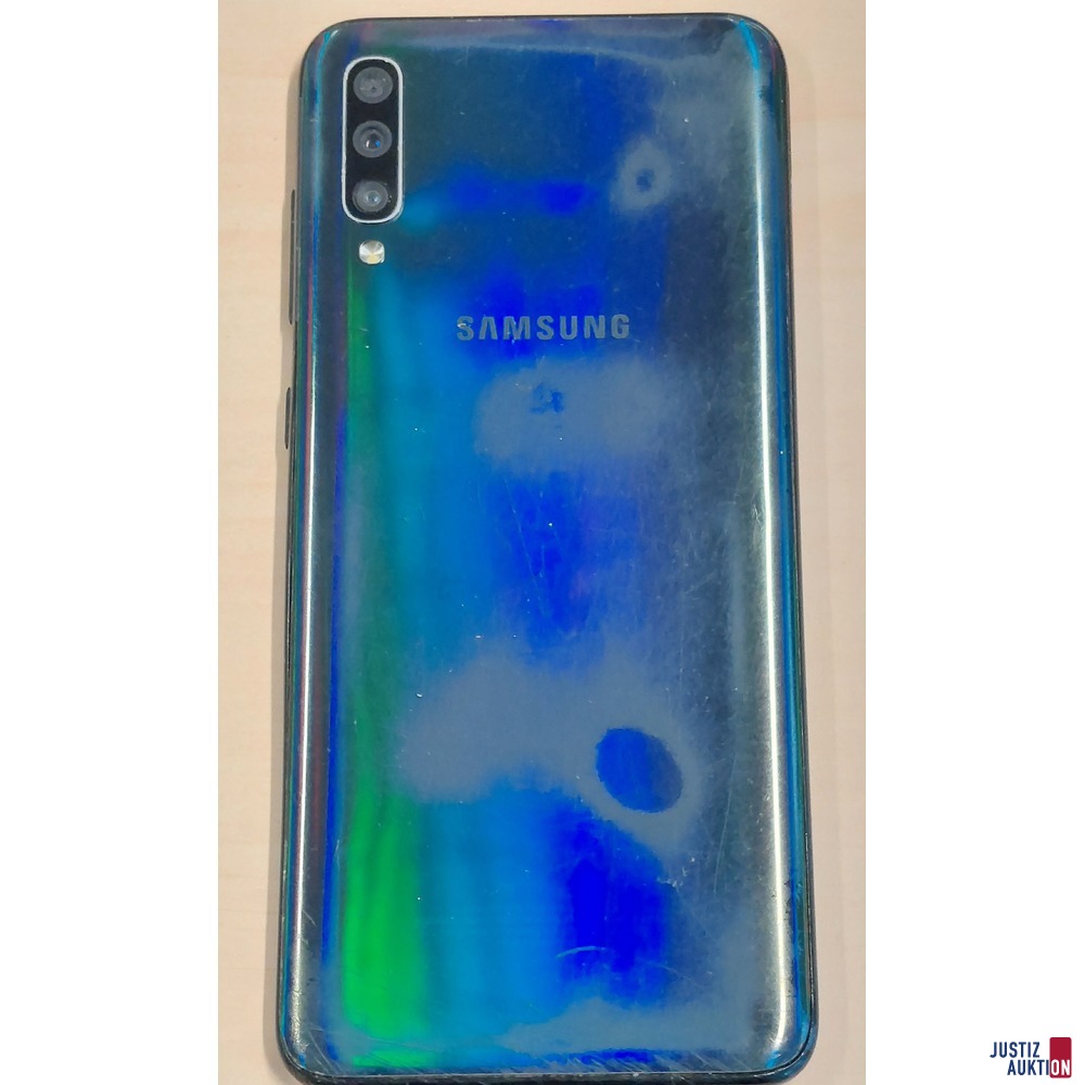 Handy der Marke Samsung Galaxy A70 - Modellnummer: SM-A705FN/DS