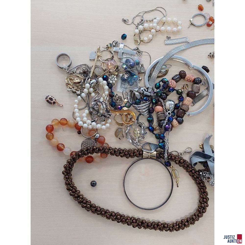 Konvolut an diversen Modeschmuck
