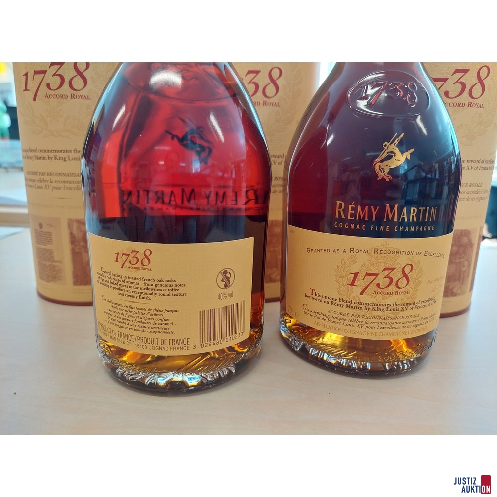 5 Flaschen Cognac R&eacute;my Martin 0&comma;7 l - 3 St&uuml;ck davon in Originalverpackung