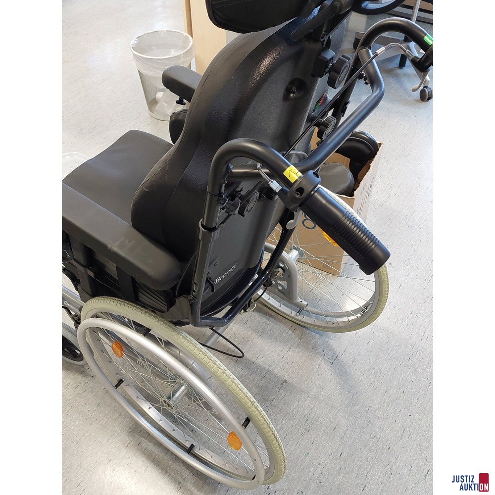 Multifunktionsrollstuhl der Marke Breezy Relax 2