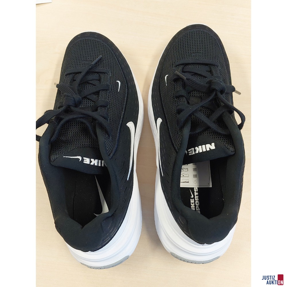 Sneaker der Marke Nike Uplift SC Gr. 42 NEU