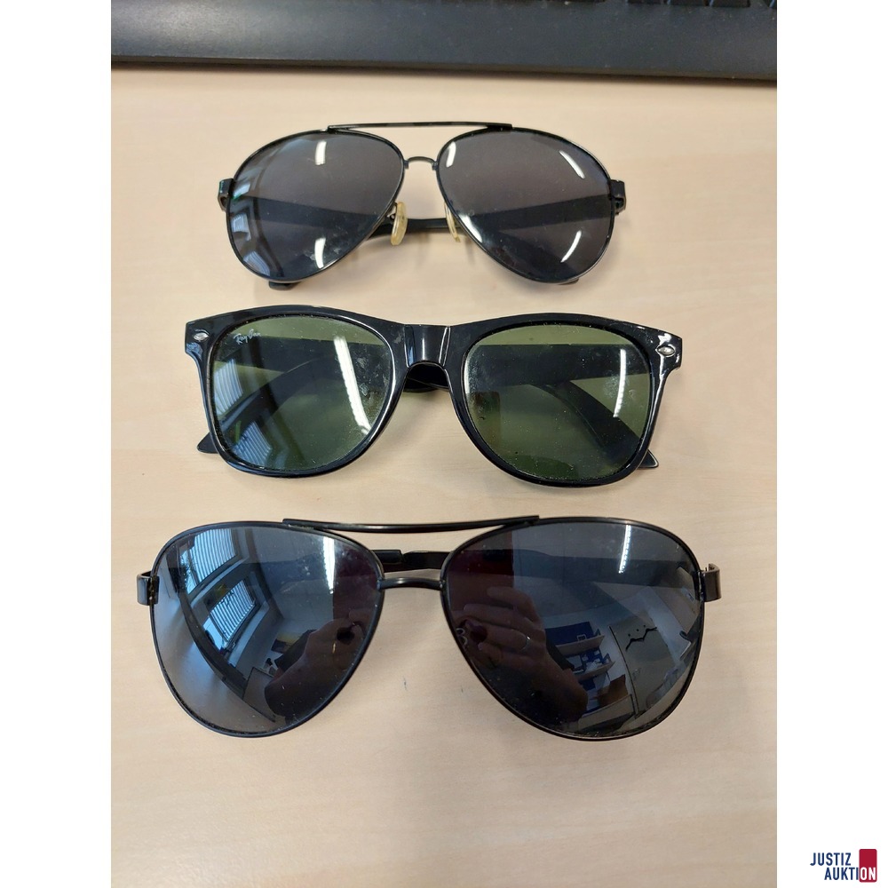 Sonnenbrille der Marke Armani u.a.