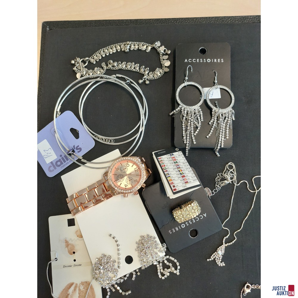 Diverser Modeschmuck und eine defekte Mode-Uhr