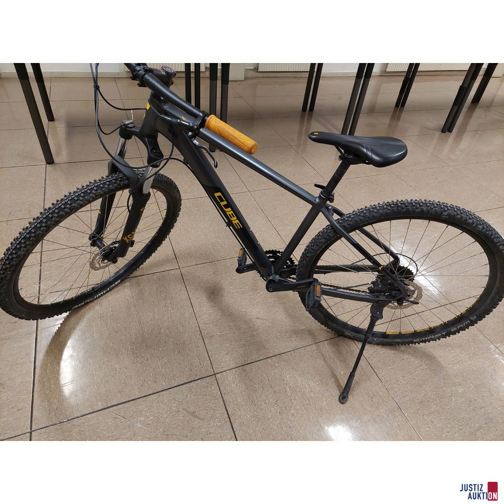 Fahrrad der Marke CUBE AIM Race