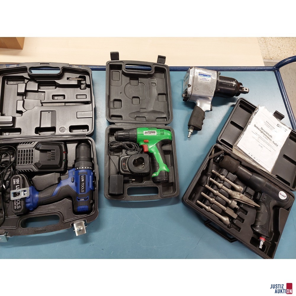 Akkubohrschrauber der Marke Lux-Tools u&period;a&period;