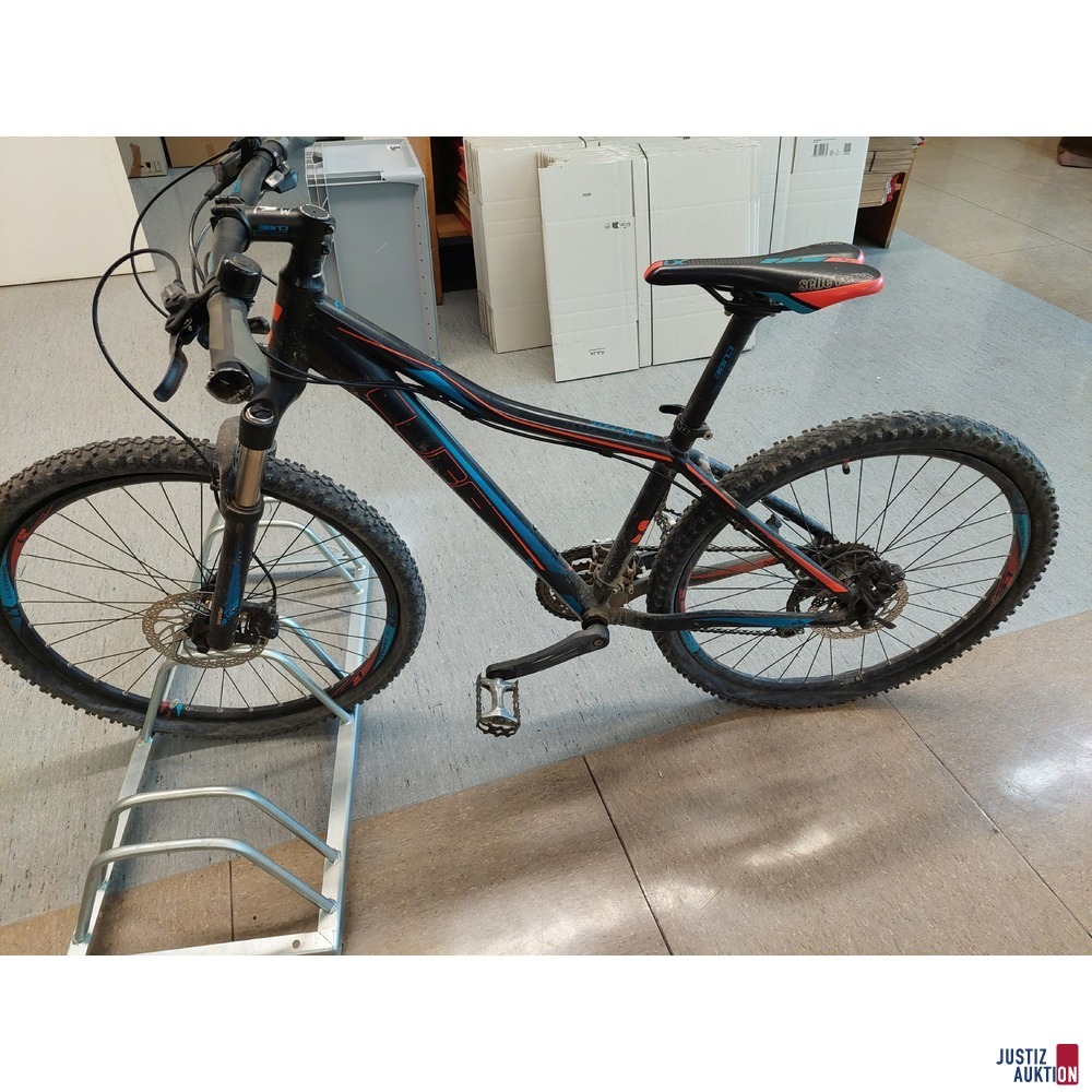 Fahrrad der Marke Cube Access 2014