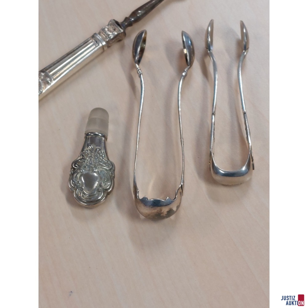 1 Flaschenstopfen - 2 Zuckerzangen - 1 Fleischspieß aus 800 ‰ Silber