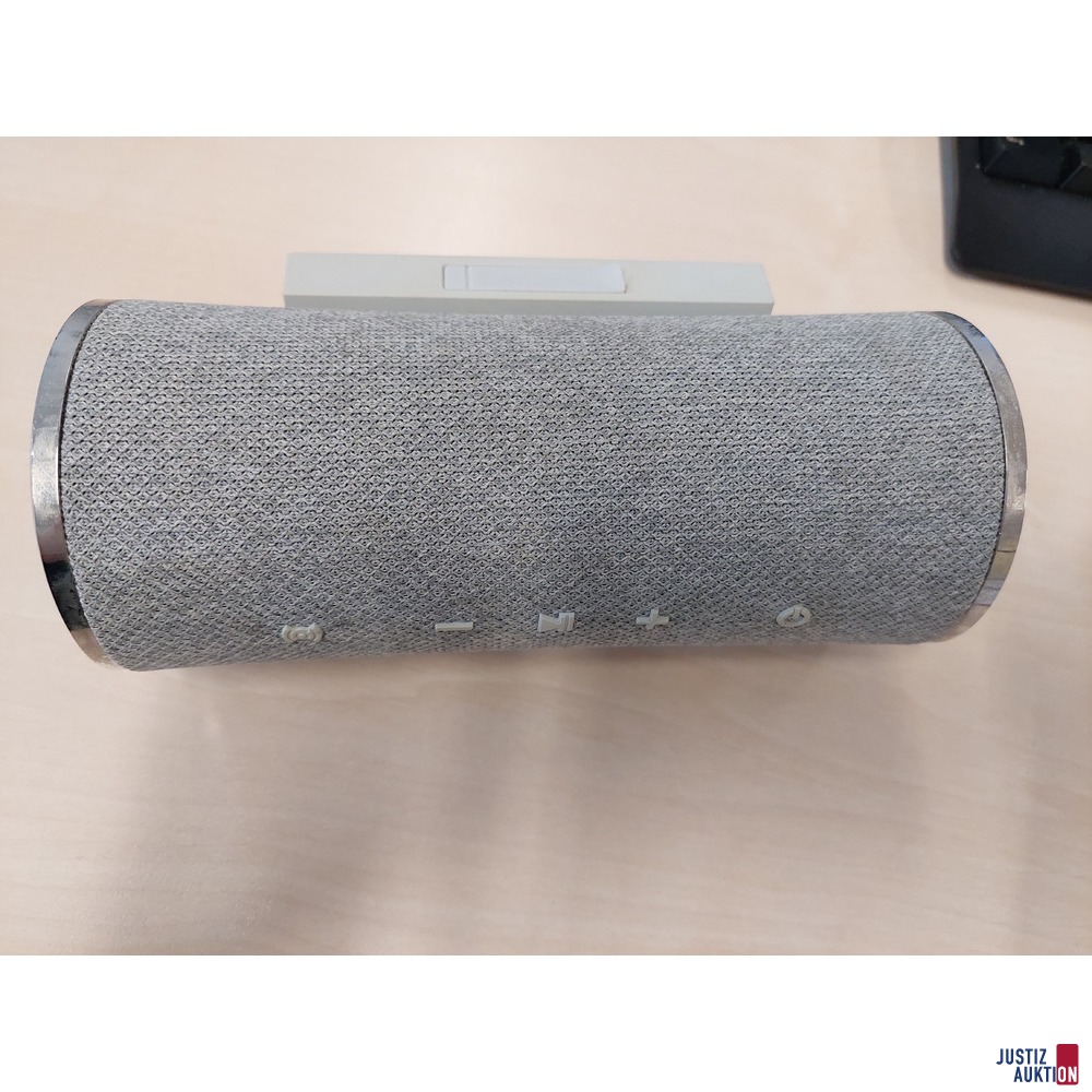 Bluetooth Lautsprecher der Marke Studio mit Originalbox