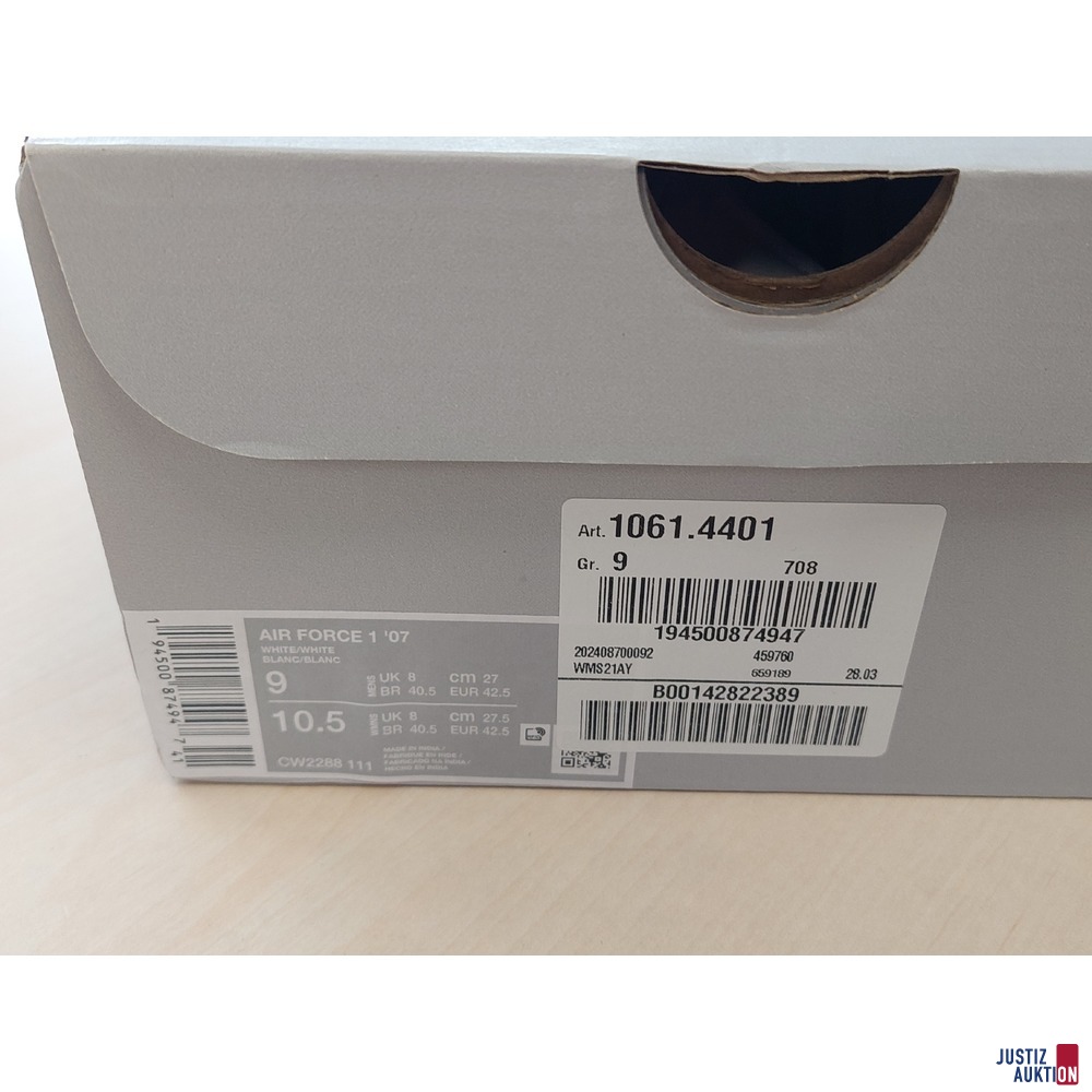 1 Paar Sneaker der Marke Nike Air Force Gr&ouml;&szlig;e 42&comma;5
