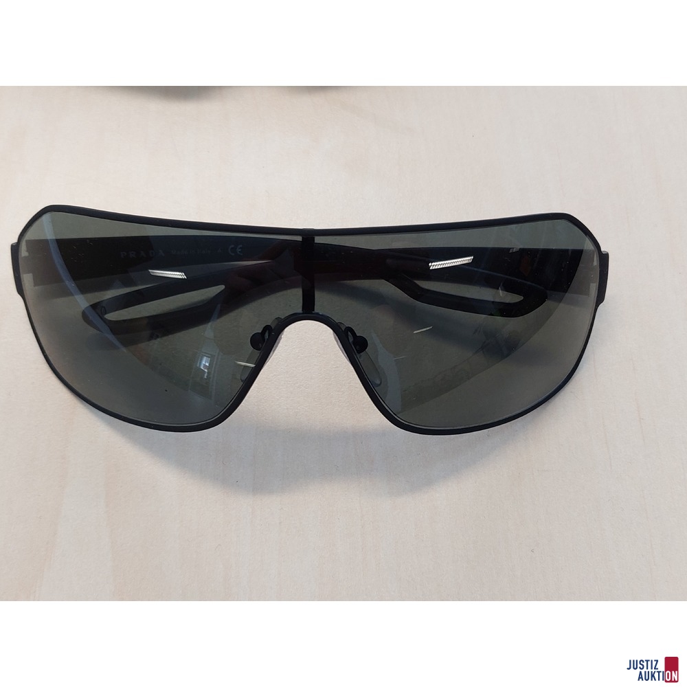 Sportsonnenbrille der Marke Prada - Model: Linea Rossa PS52 QDGO