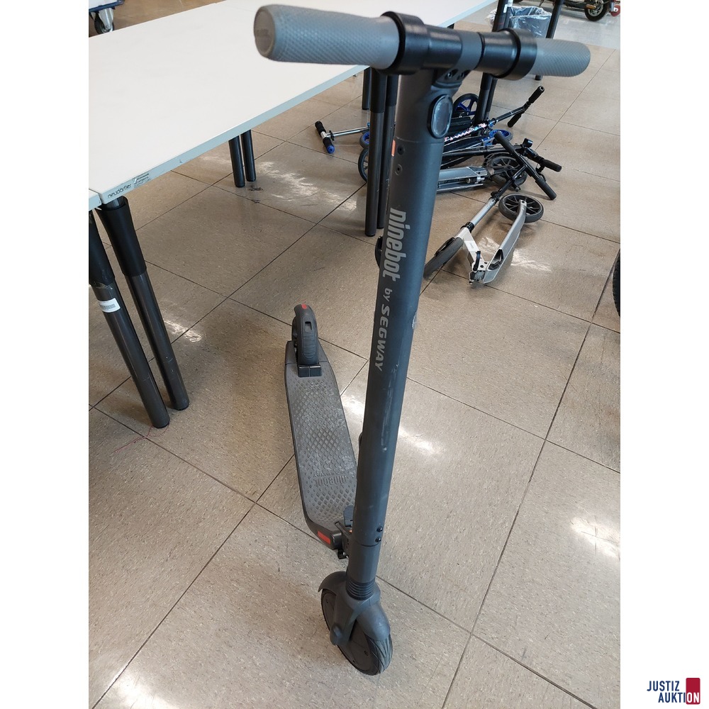 KickScooter der Marke ninebot Segway - Model: ES2