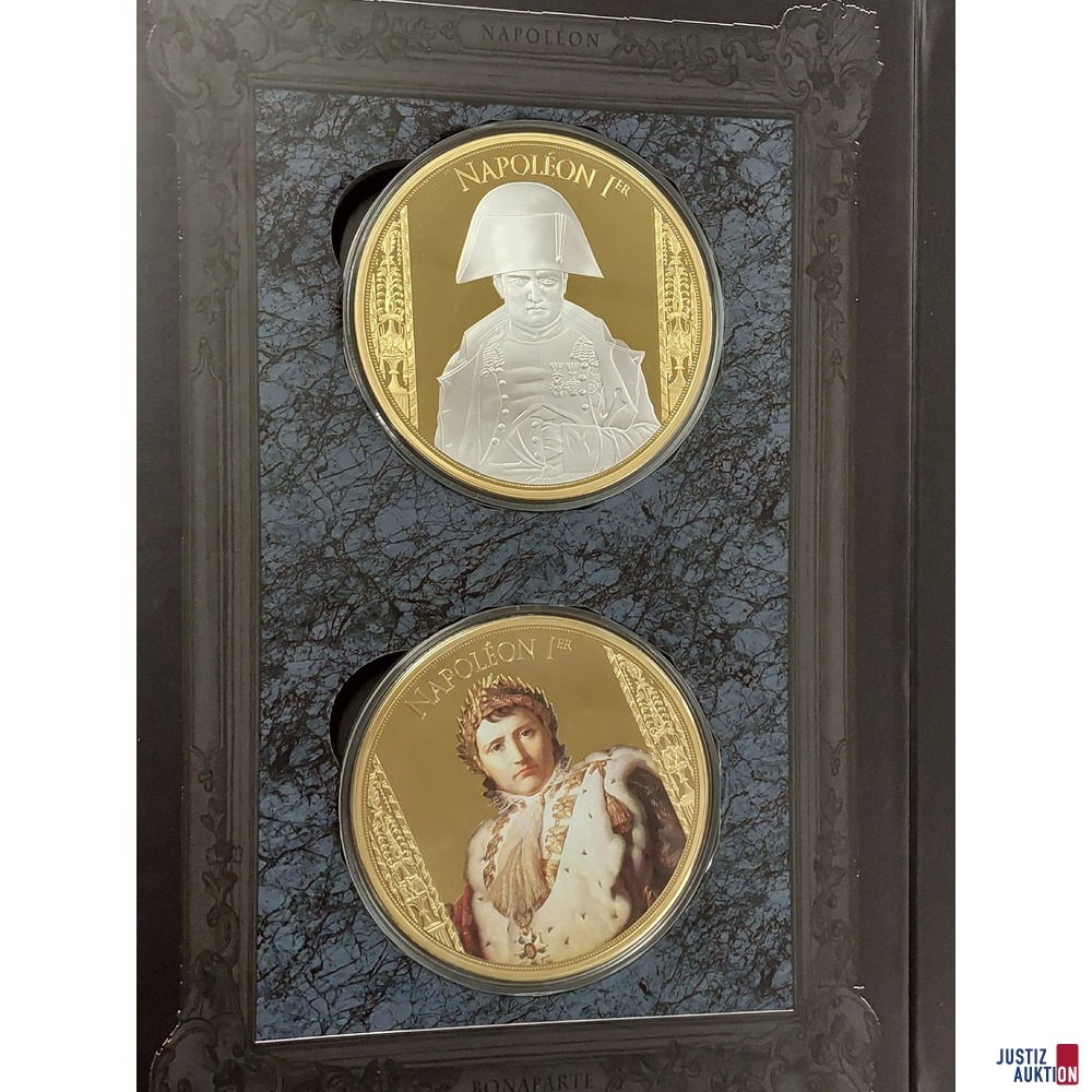 Kartonverpackung mit zwei großen Medaillen Napoleon der Erste Kupfer vergoldet - dekorativ