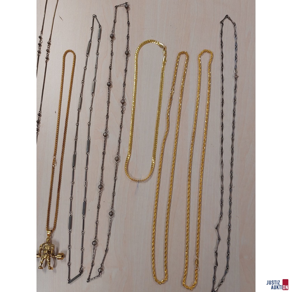 Konvolut bestehend aus diversen Modeschmuck