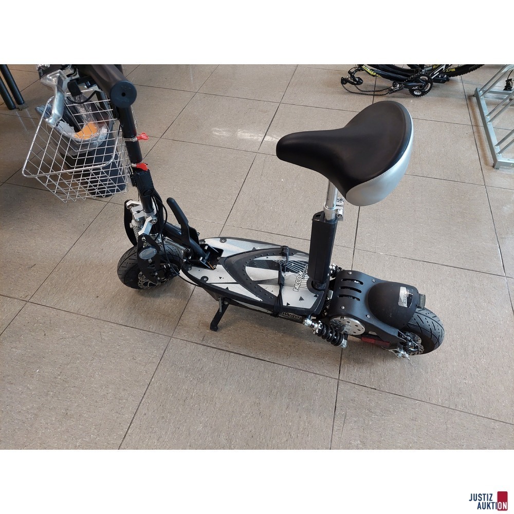 E-Scooter der Marke FALCON 500 Watt