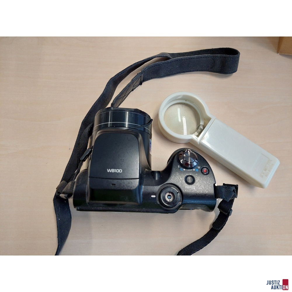 Kamera der Marke Samsung WB100 - Seriennummer: A3X7C9AC800GKXP