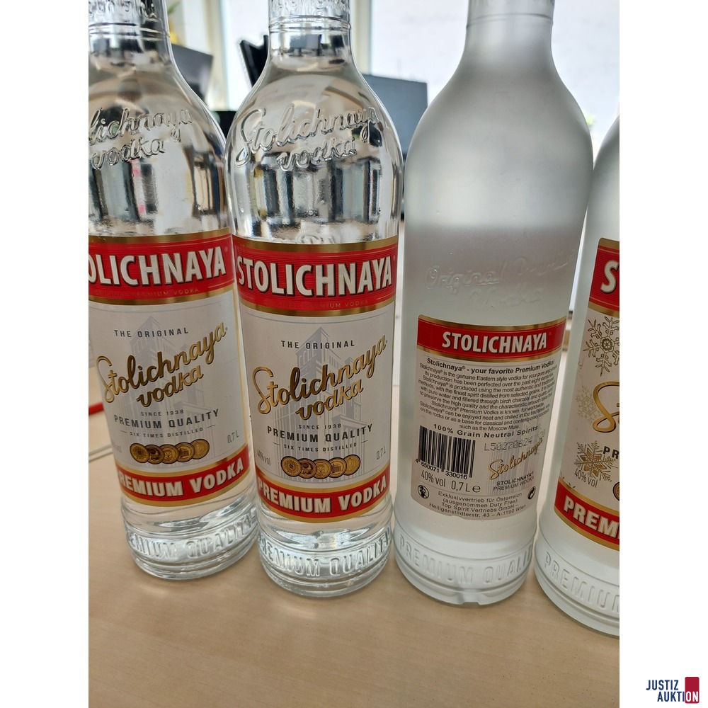 5 Flaschen Stolichnaya Vodka 0&comma;7 l