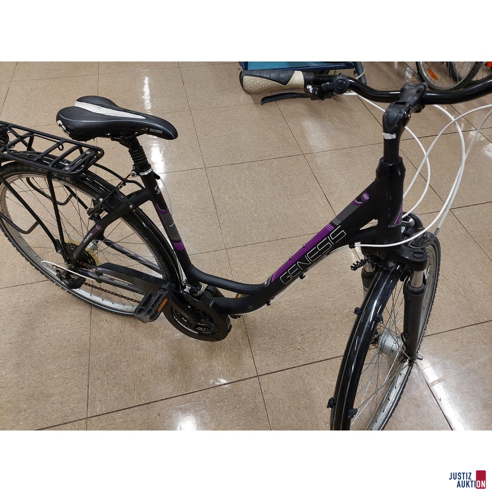 Fahrrad der Marke Genesis – Touring