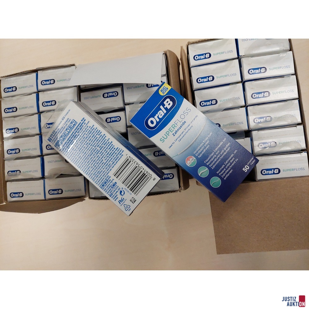36 Packungen Zahnseide der Marke Oral-B SuperFloss je 50 einzelne Fäden