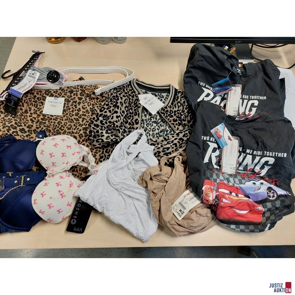 Kinder T-Shirt der Marke Happy by Kik Gr&ouml;&szlig;e 158-164