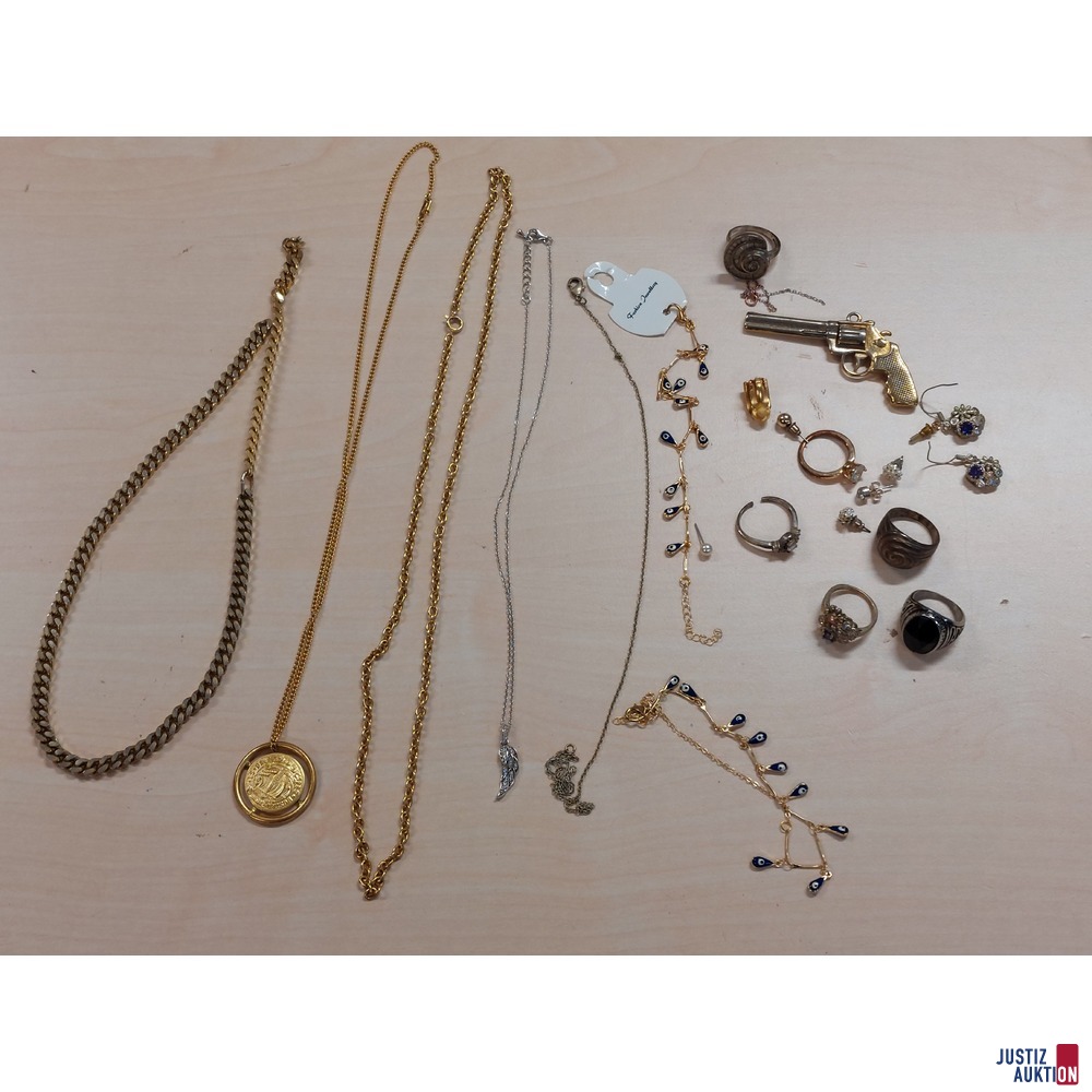 Konvolut bestehend aus diversen Modeschmuck