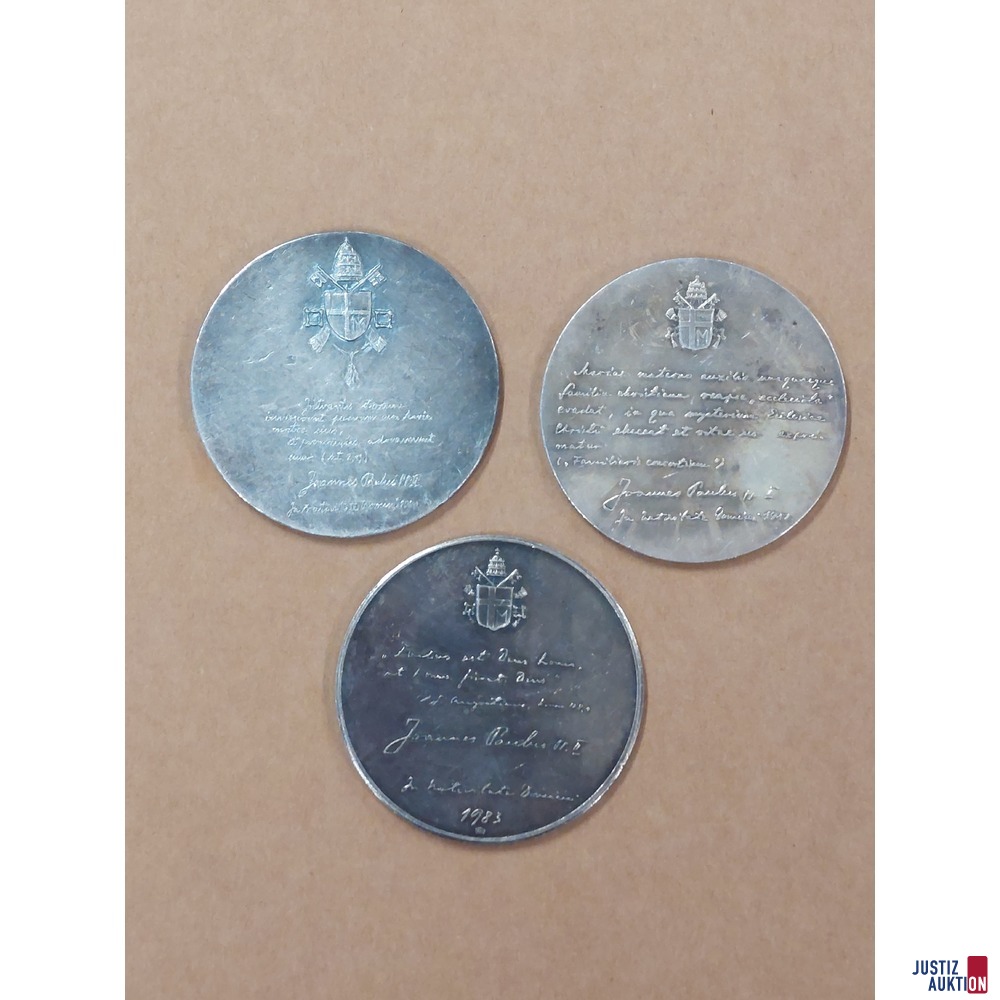 3 Medaillen von Johannes Paul dem II