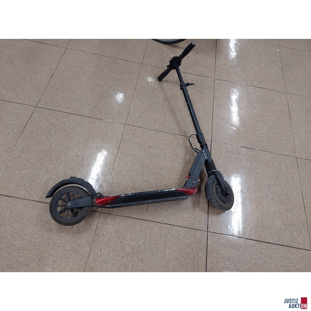 E-Scooter der Marke E- TOWN