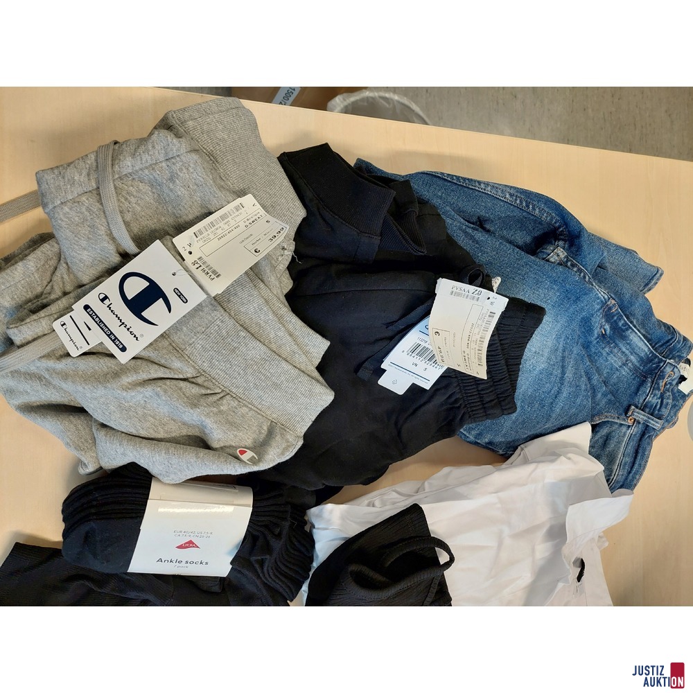 1 Jeans der Marke H&amp;M Größe 40 u.a.