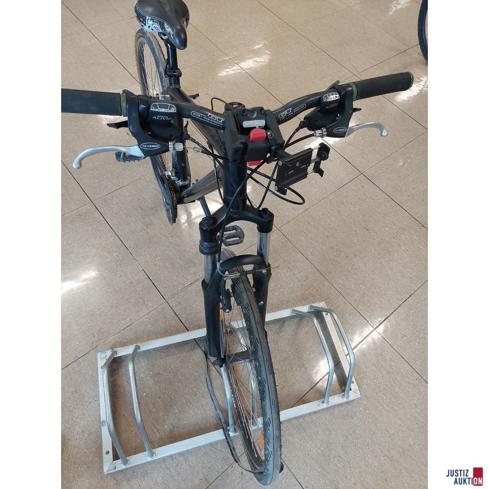 Fahrrad unbekannter Marke überlackiert