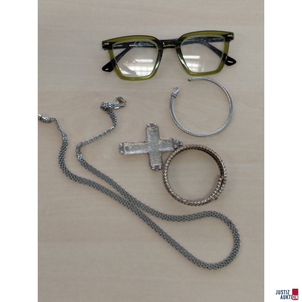 Konvolut bestehend aus diversen Schmuckgegenst&auml;nden und einer optischen Lesebrille &lpar;Dioptrien unbekannt&rpar;
