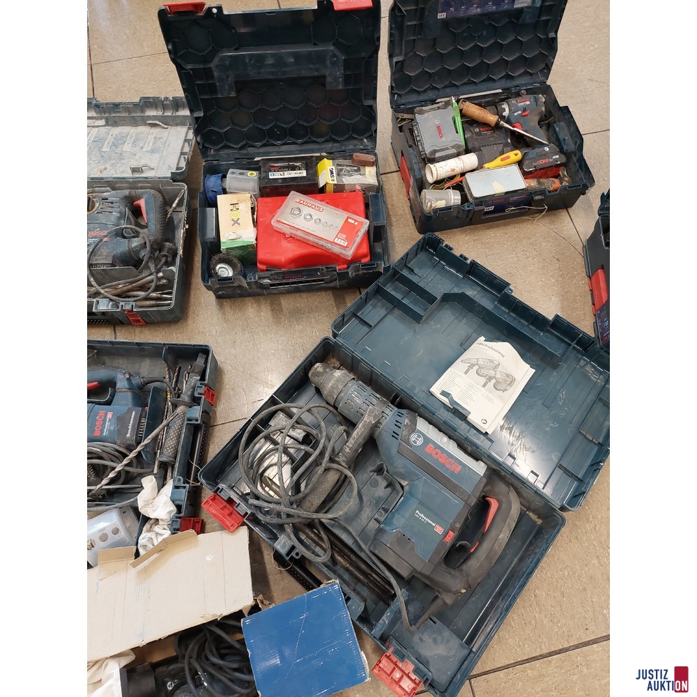 Konvolut bestehend aus diversen Bosch Werkzeugen