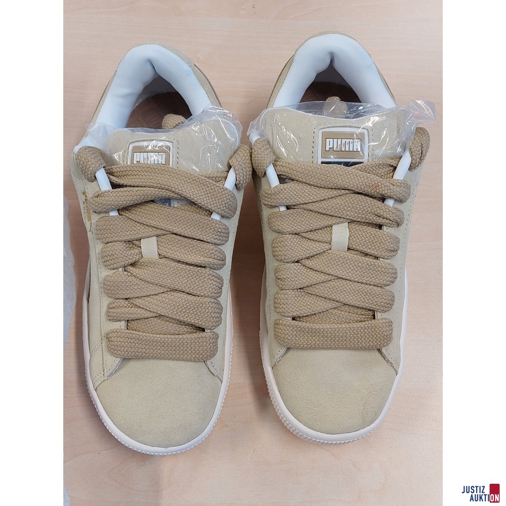 Sneaker der Marke Puma Suede XL