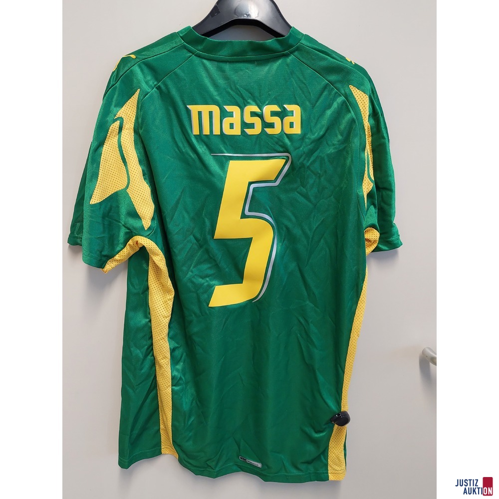 T-Shirt der Marke Puma Größe 52/54 mit dem Logo Massa 5 Diebstahlsicherung befindet sich auf dem T-Shirt neuwertig