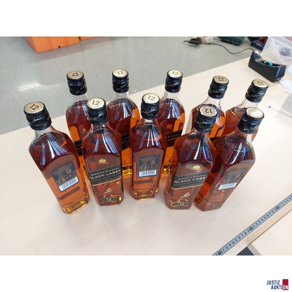 10 Flaschen Johnny Walker Black Label Scotch Whisky 40 &percnt; &aacute; 0&comma;7 l