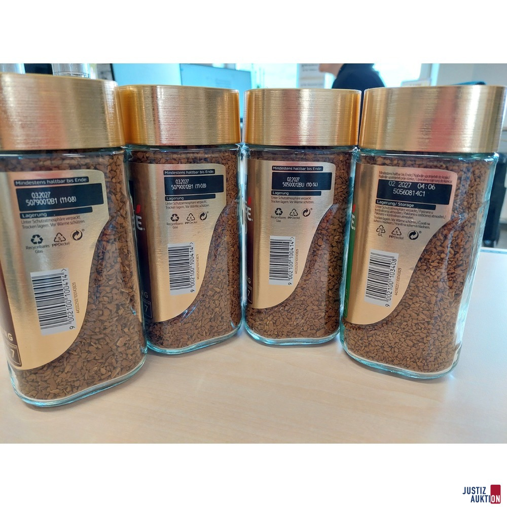 4 Gl&auml;ser l&ouml;slicher Bohnenkaffee der Marke NESCAFE 3x Edelmischung mit Ablaufdatum 2x 3&period;2027&comma; 1x 2&period;2027 1x Cap Colombie mit Ablaufdatum 2&period;2027