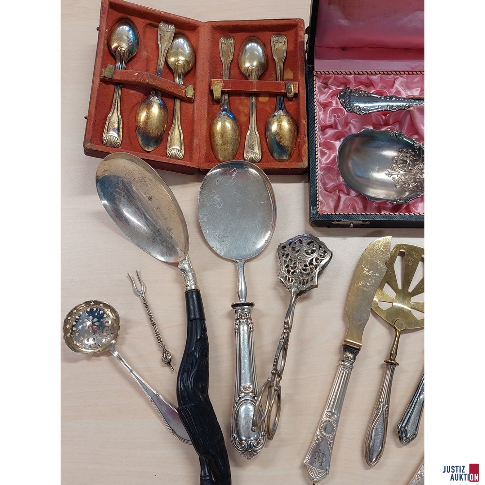 6 Stück Teelöffel vergoldet in antiker Box u.a.
