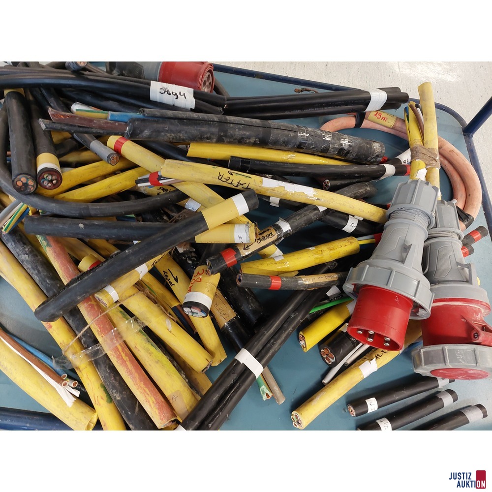 Diverse Kupfer-&comma; Erd- und Stromkabel in unterschiedlichen St&auml;rken und L&auml;ngen