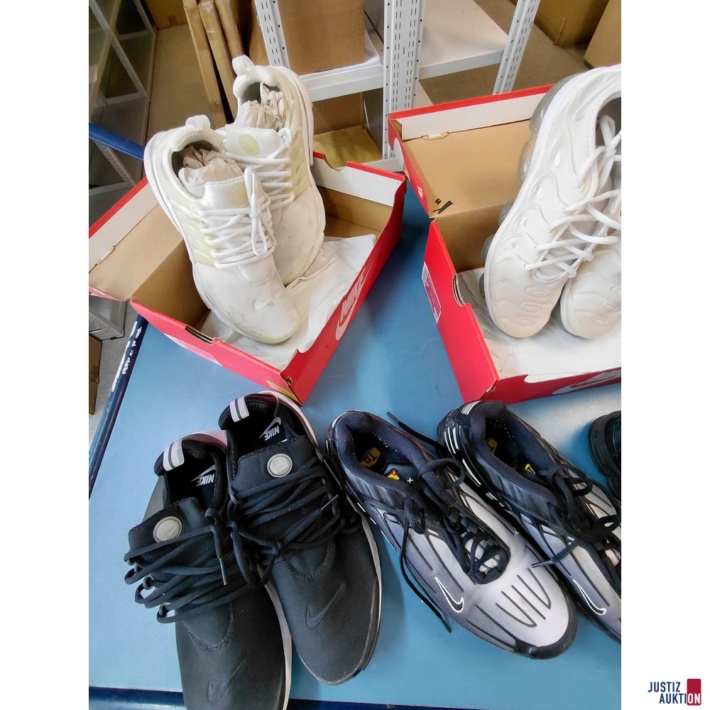 Konvolut an Nike Sneaker