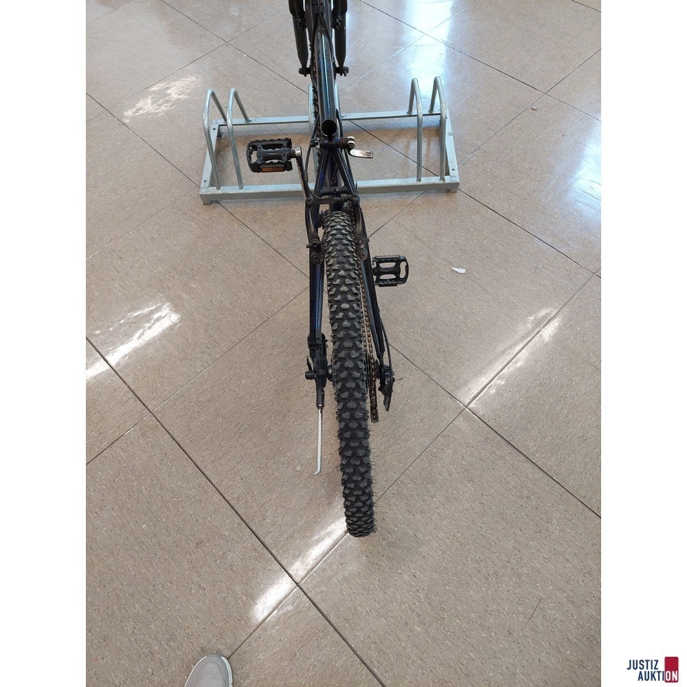 Fahrrad der Marke Crazy Chicken &uuml;berlackiert