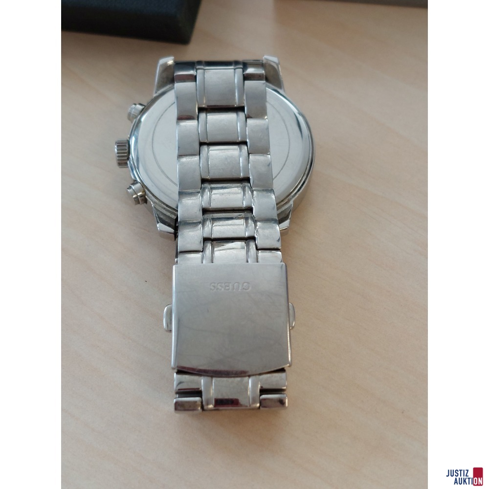 Herrenarmbanduhr der Marke Guess