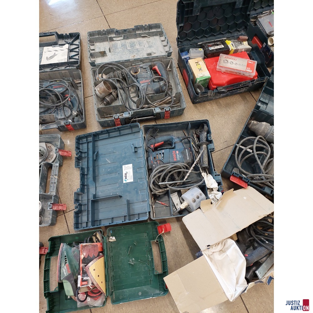 Konvolut bestehend aus diversen Bosch Werkzeugen