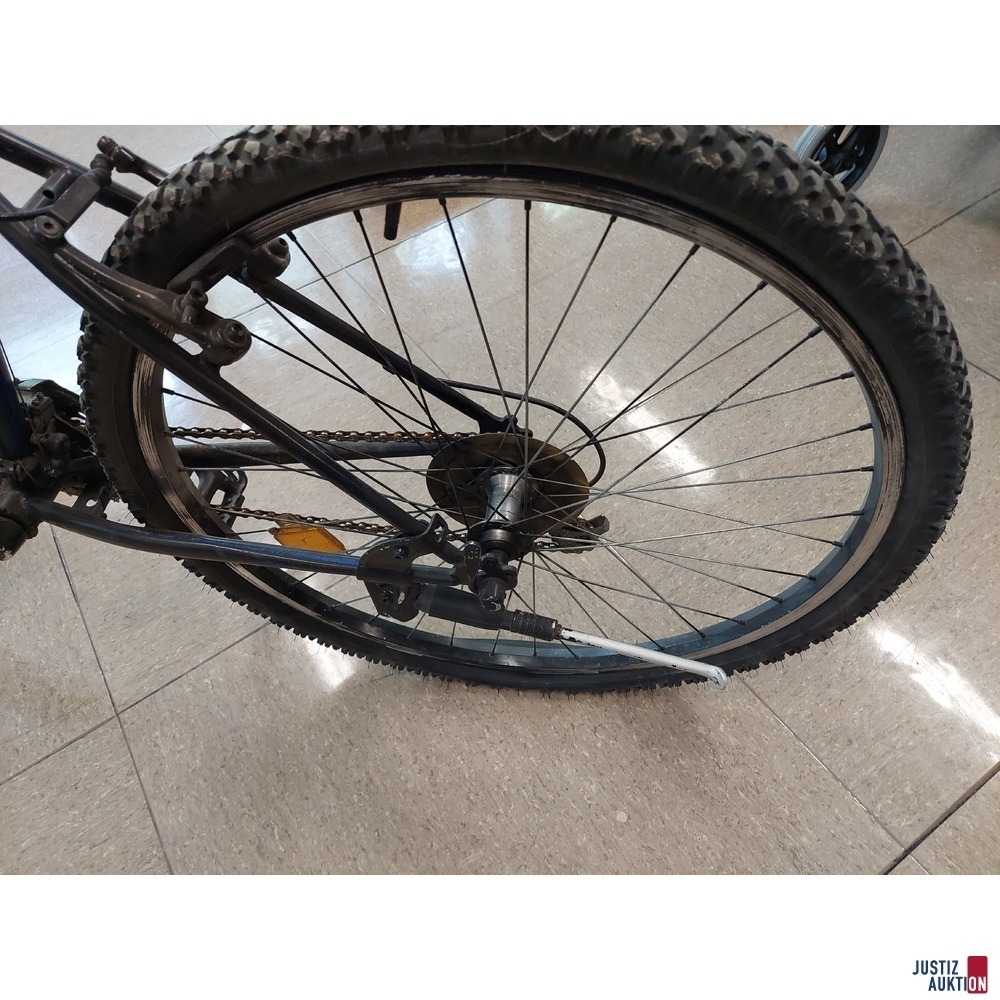 Fahrrad der Marke Crazy Chicken überlackiert