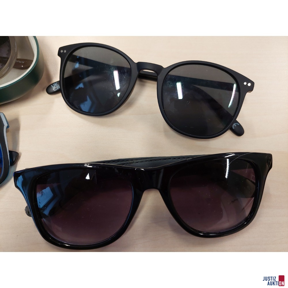 Konvolut an diversen Sonnenbrillen und 1 Etui