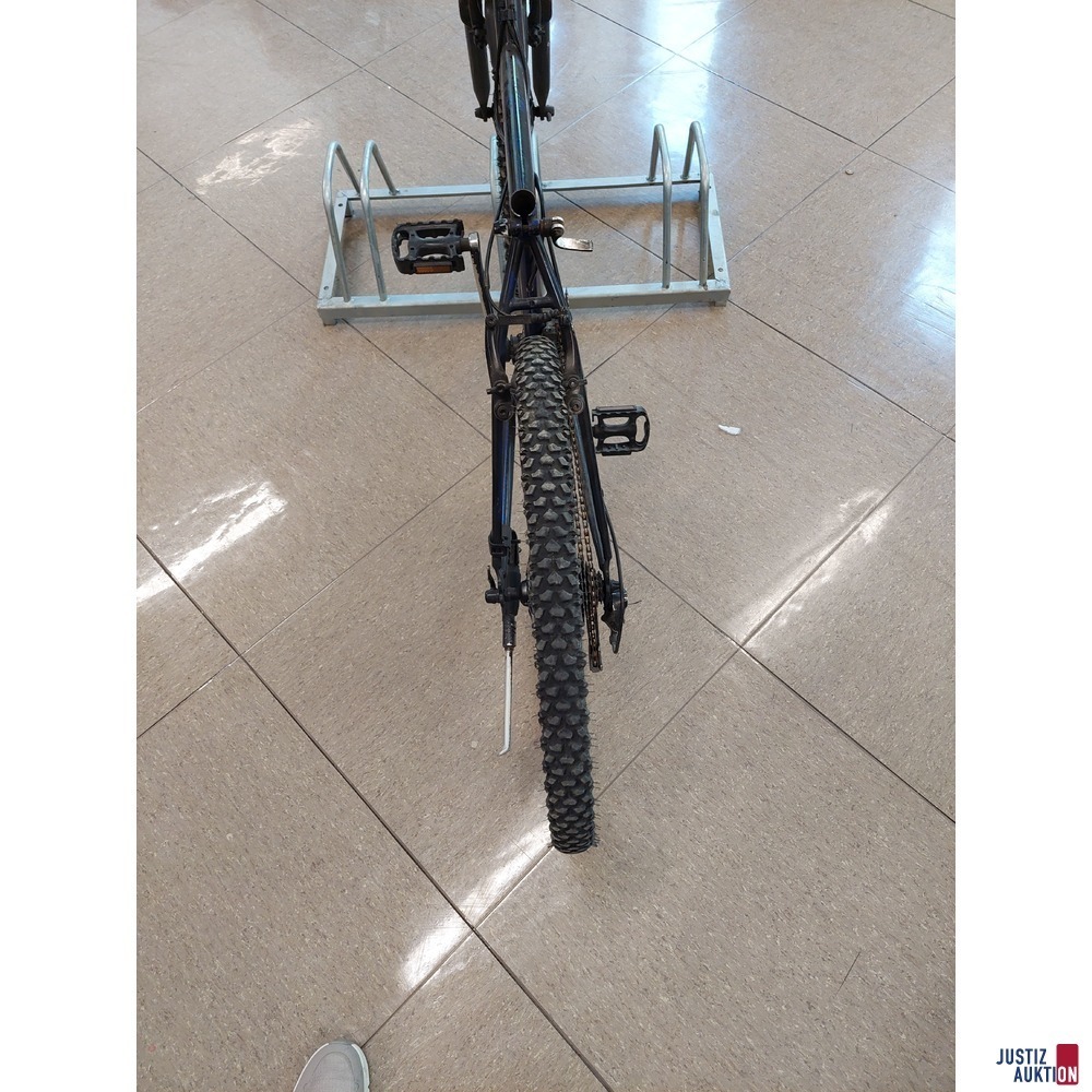 Fahrrad der Marke Crazy Chicken überlackiert