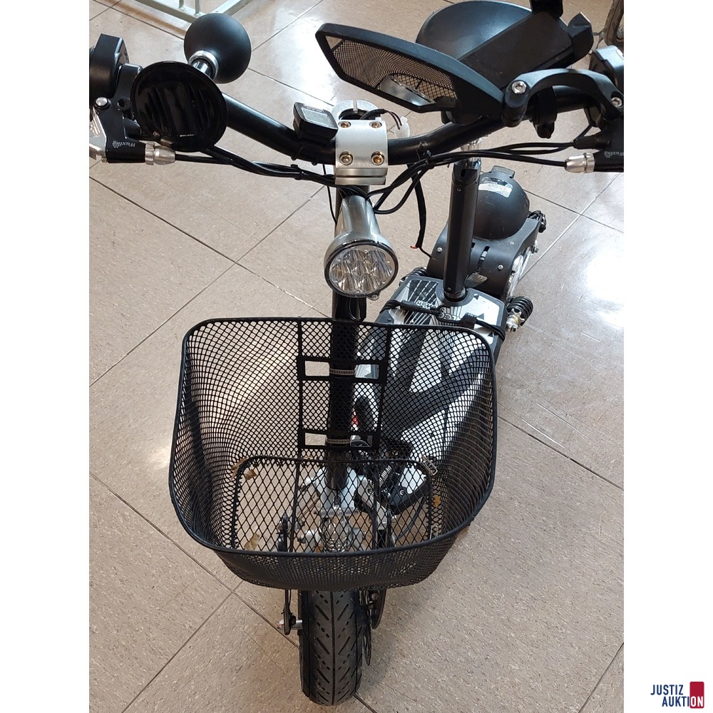 E-Scooter der Marke FALCON 500 Watt