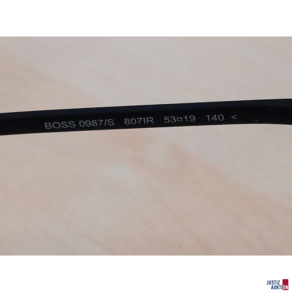 Sonnenbrille der Marke BOSS Hugo Boss